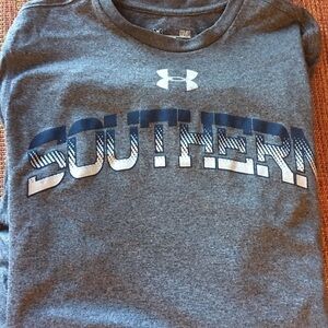 Under Armour long sleeve tee. Gray blue white. Great for fall. Medium
